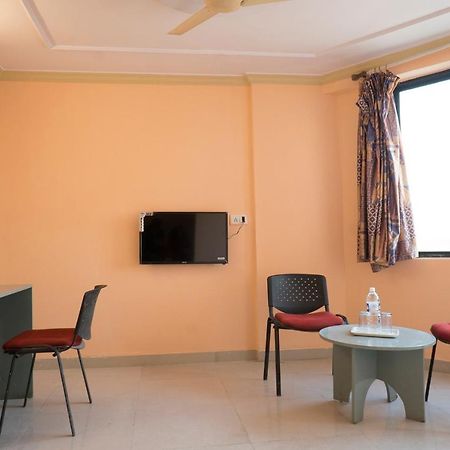 Oyo Flagship 37830 Hotel Aakar International Satara Esterno foto