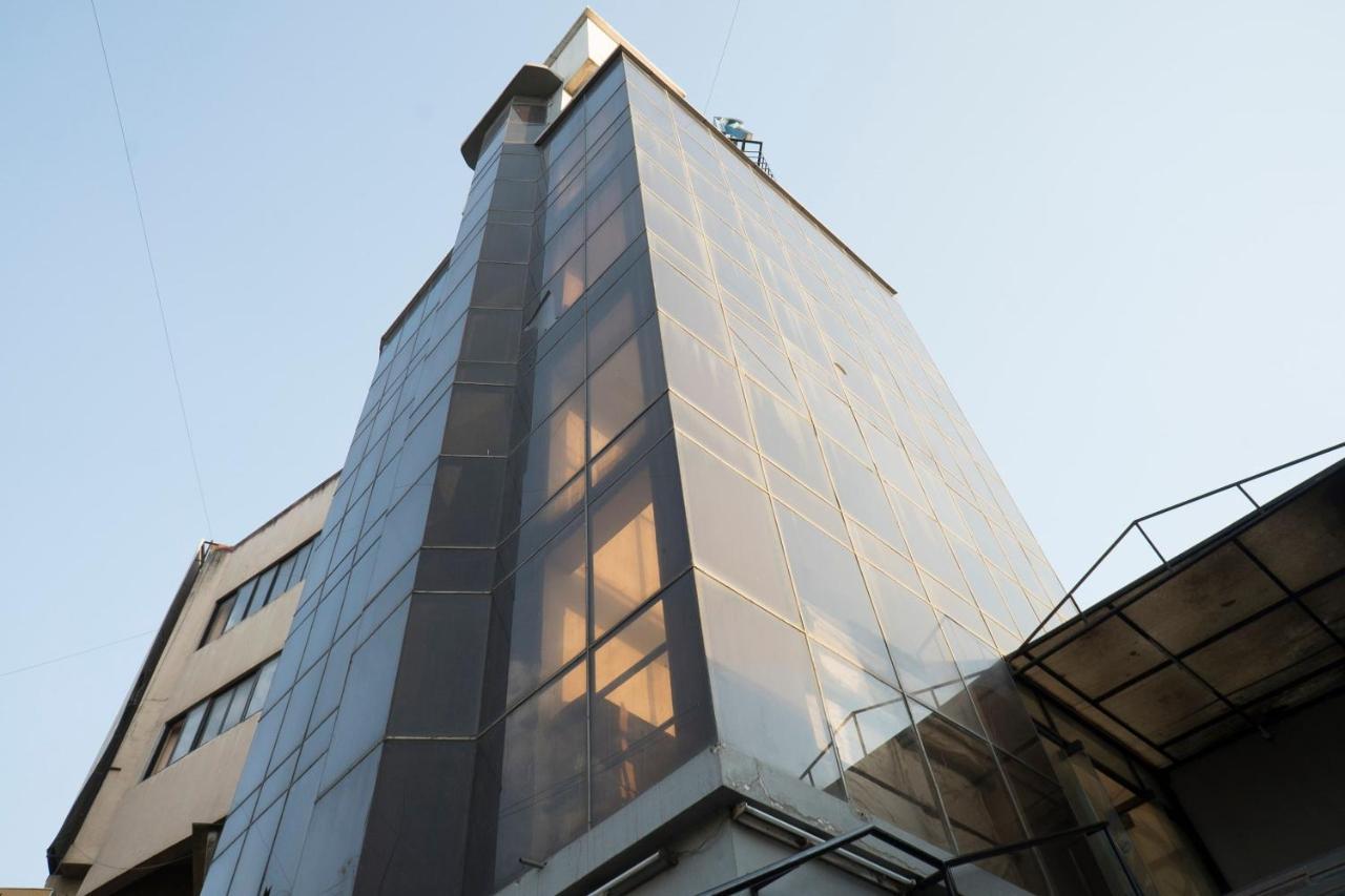 Oyo Flagship 37830 Hotel Aakar International Satara Esterno foto