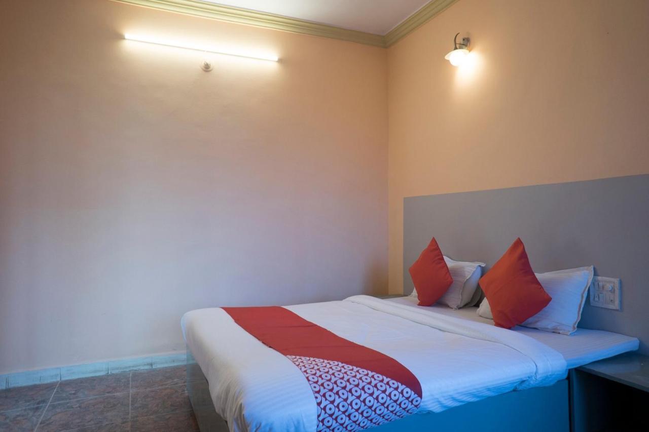 Oyo Flagship 37830 Hotel Aakar International Satara Esterno foto