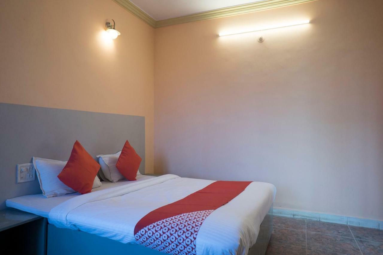 Oyo Flagship 37830 Hotel Aakar International Satara Esterno foto